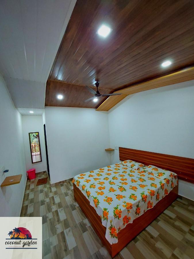 Coconut Garden Beach House Mālvan Екстериор снимка